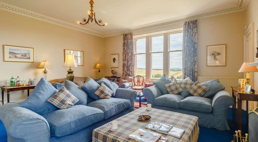 Photo of 5 Bed in Melrose