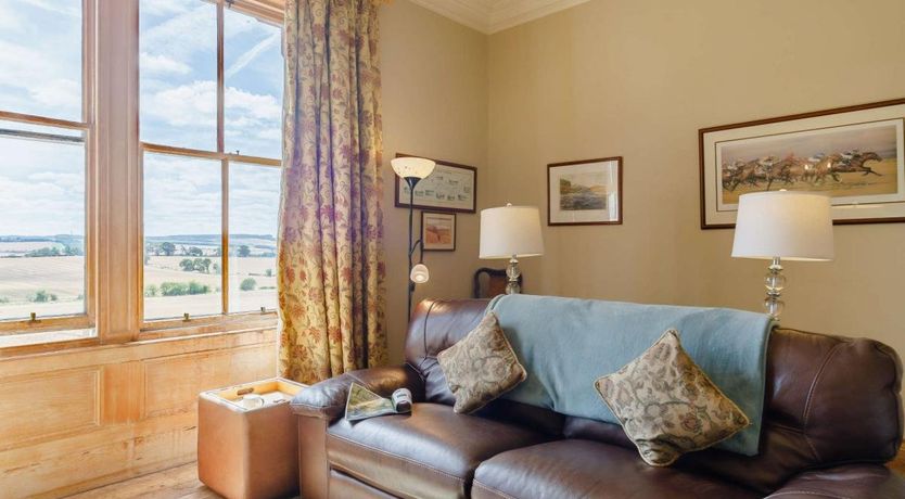 Photo of 5 Bed in St Boswells