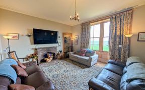 Photo of 5 Bed in Melrose