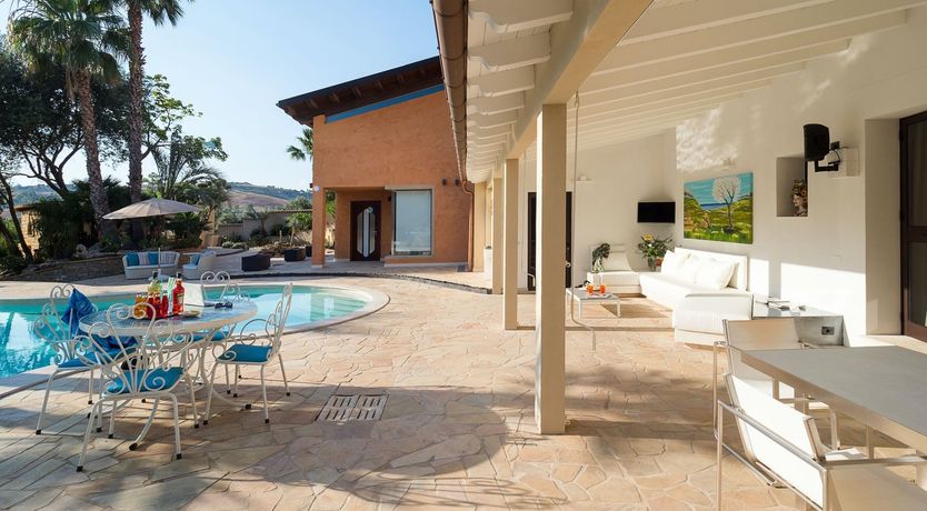 Photo of Terracotta Palms