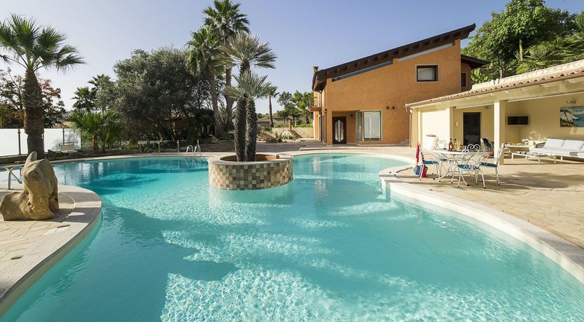 Photo of Terracotta Palms