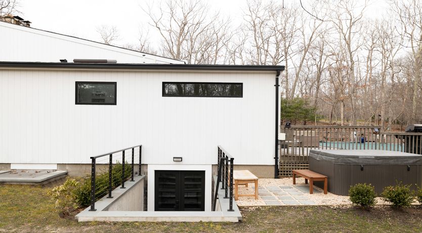 Photo of Hampton Set