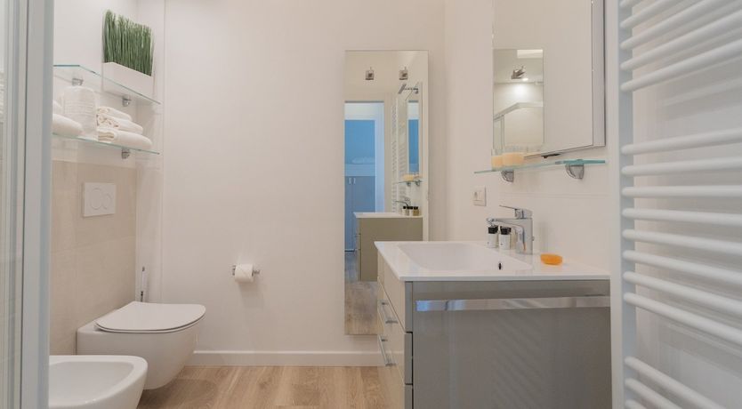 Photo of Pearl on the Lake