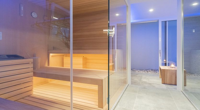 Photo of Pearl on the Lake