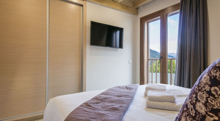 Photo of Flight of the Snowfinch