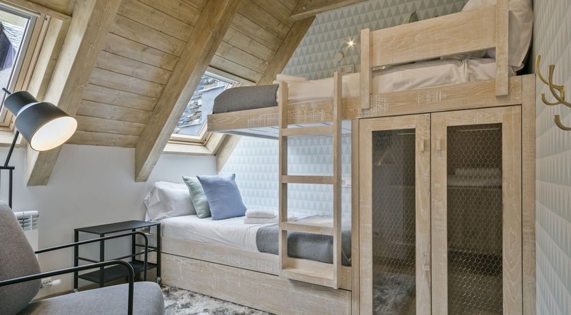 Photo of Flight of the Snowfinch