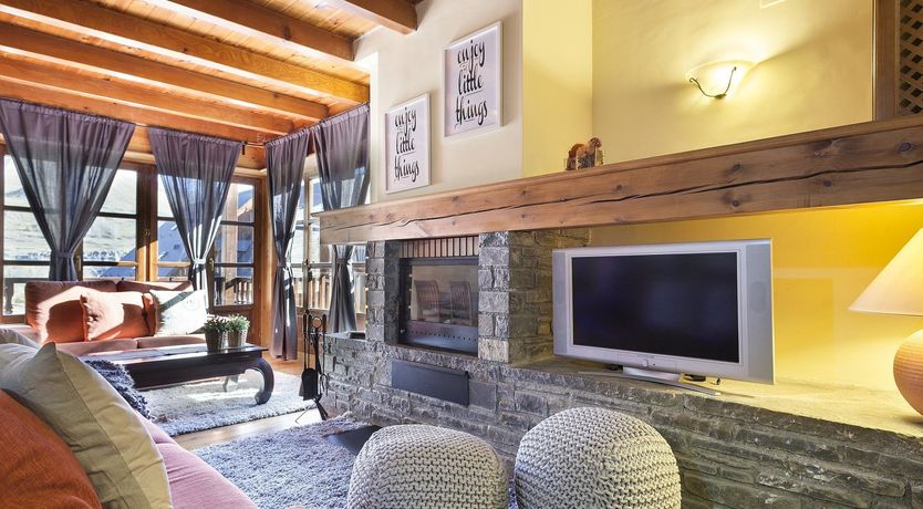 Photo of Snow Meets Sol