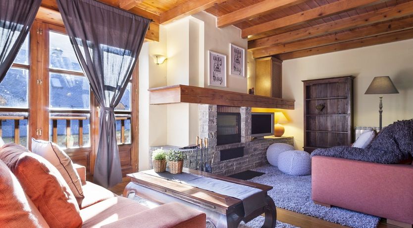 Photo of Snow Meets Sol