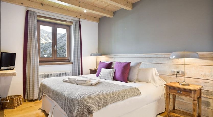 Photo of Oak & Mirrors