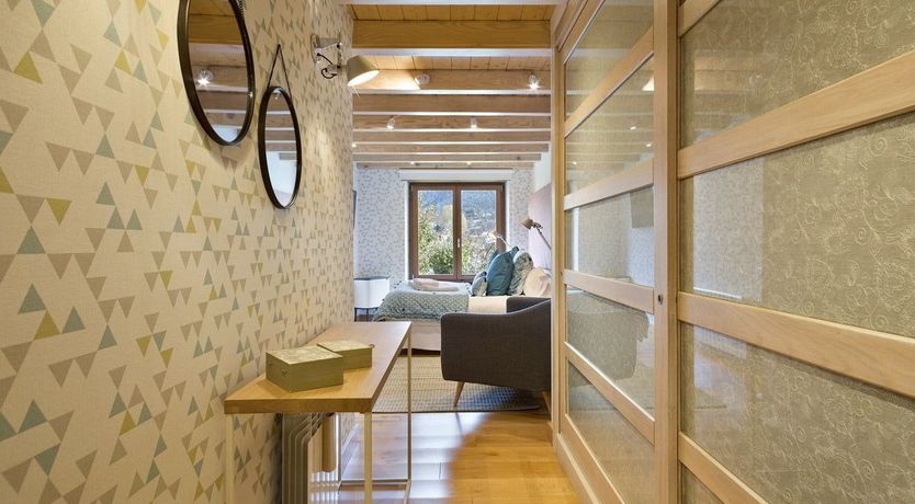 Photo of Oak & Mirrors