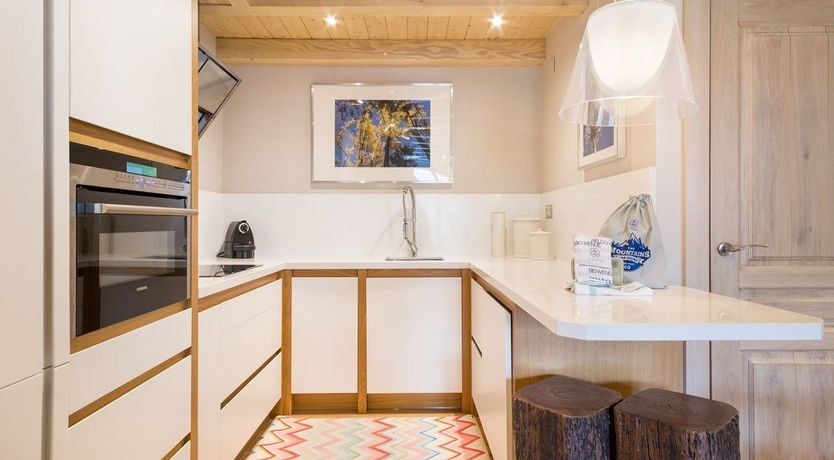 Photo of Oak & Mirrors