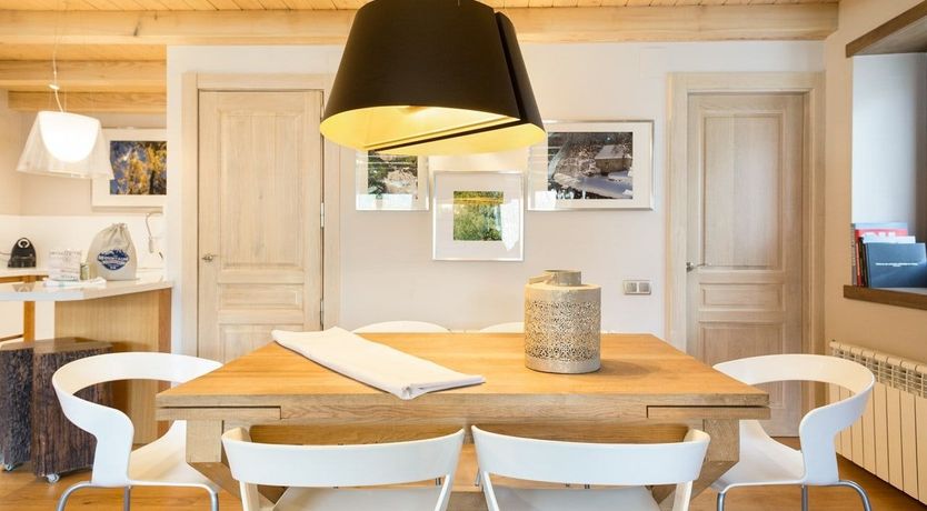 Photo of Oak & Mirrors