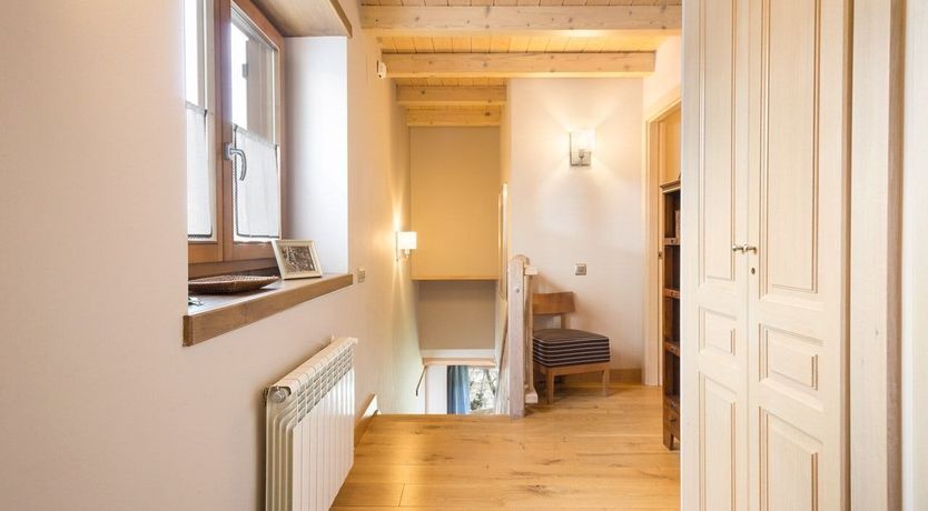 Photo of Oak & Mirrors