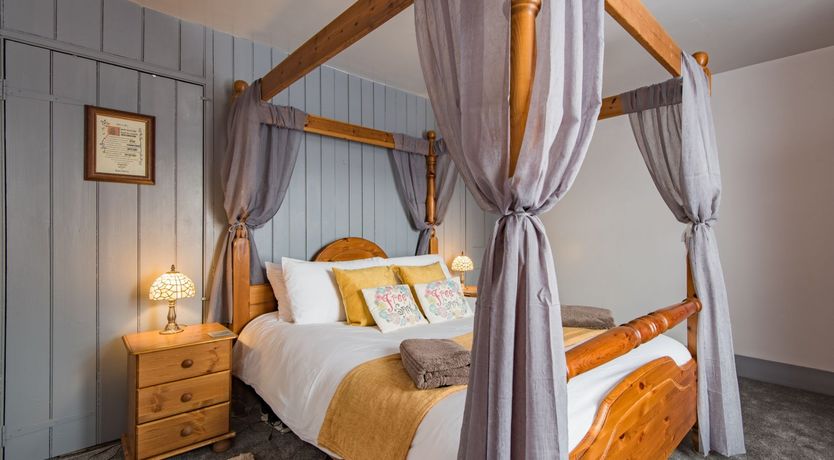 Photo of Royal Window