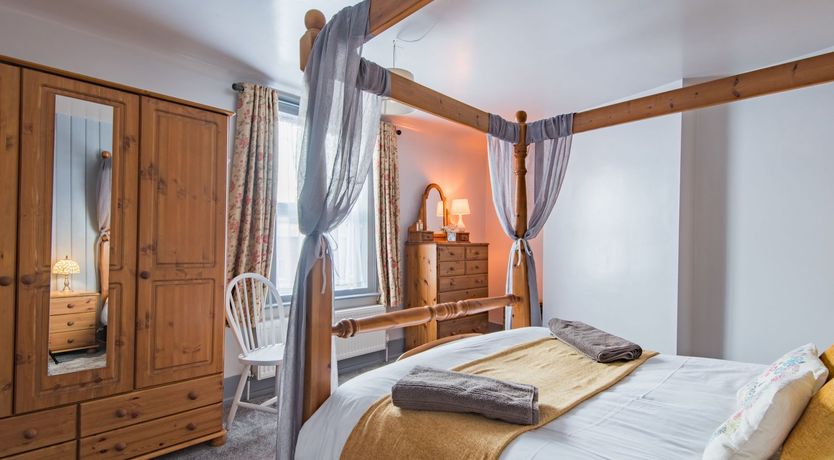 Photo of Royal Window