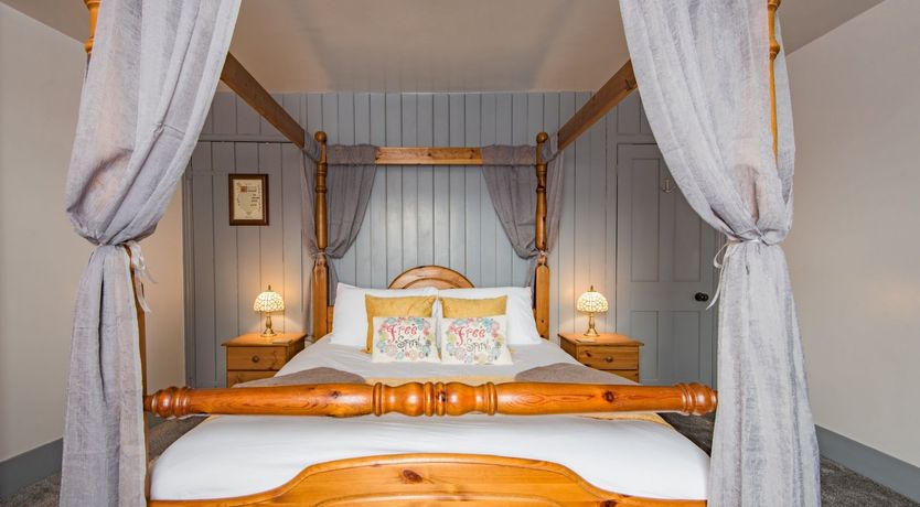 Photo of Royal Window