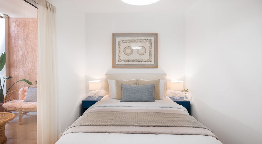 Photo of Erato's Poetry