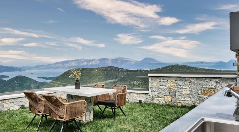 Photo of Centre of Attention