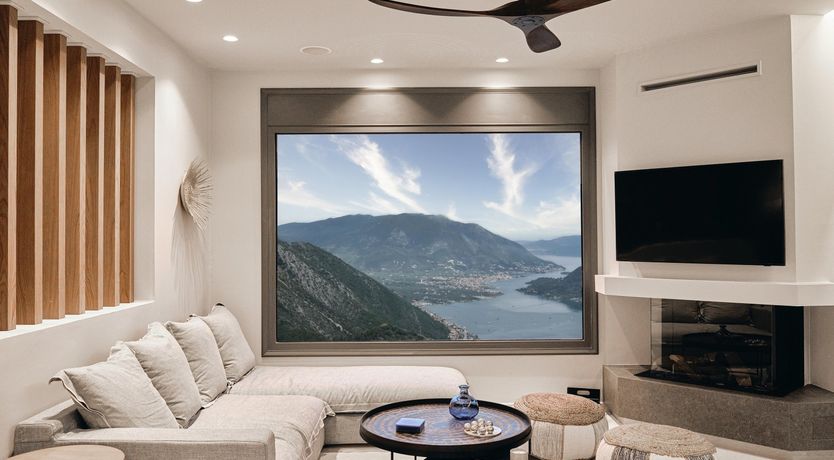 Photo of Centre of Attention