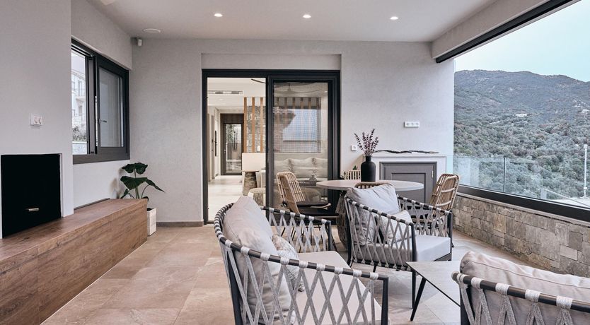 Photo of Centre of Attention