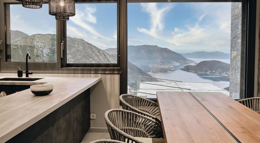 Photo of Centre of Attention