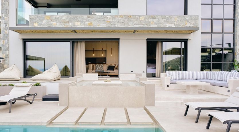 Photo of Centre of Attention