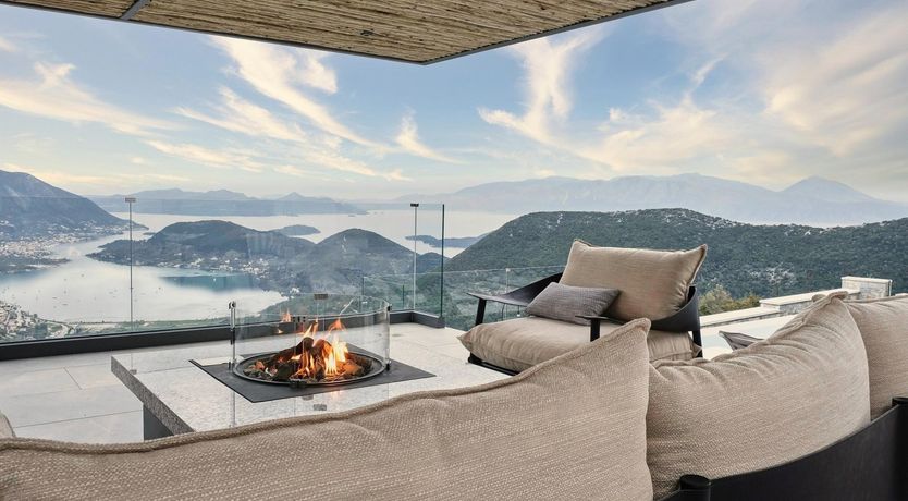 Photo of Centre of Attention