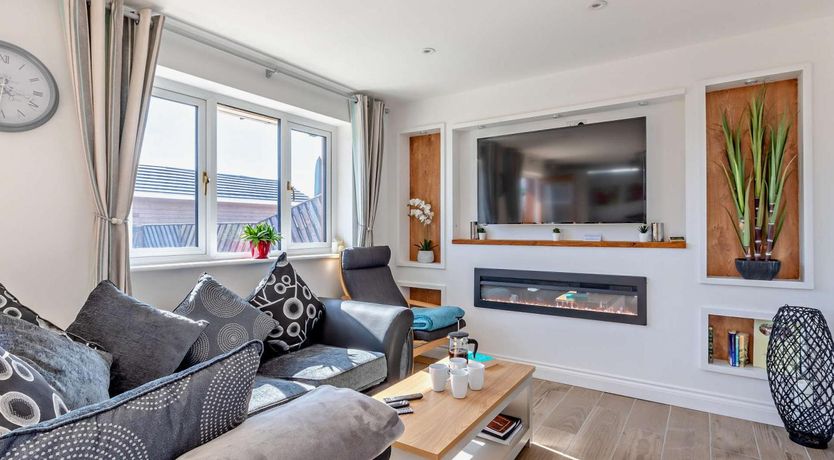 Photo of 2 Bed in Axminster