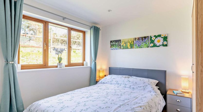 Photo of 2 Bed in Axminster