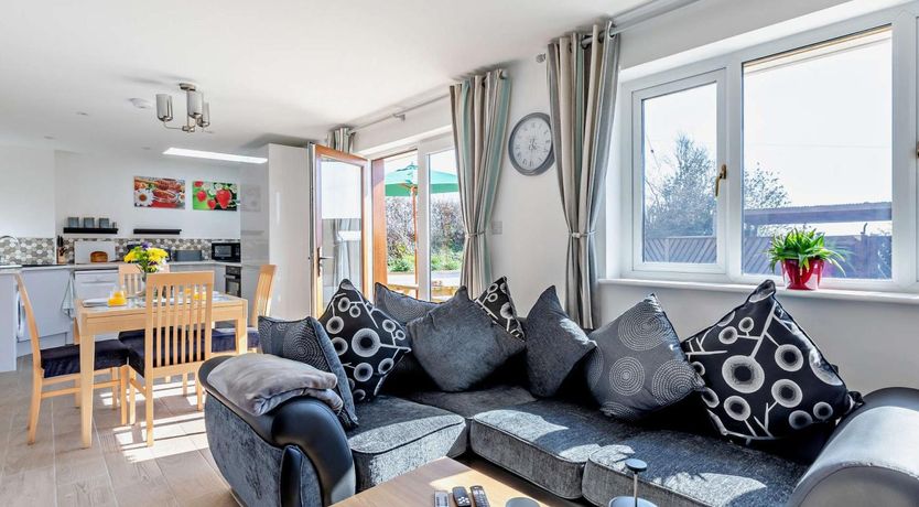 Photo of 2 Bed in Axminster