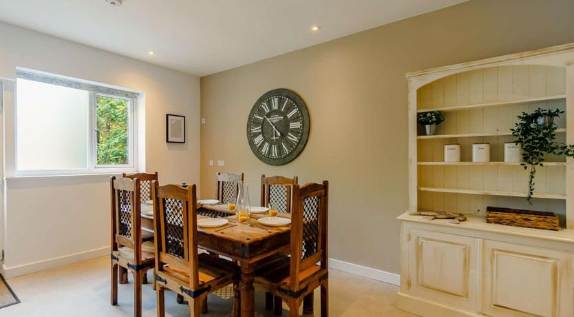 Photo of 3 Bed in Brea