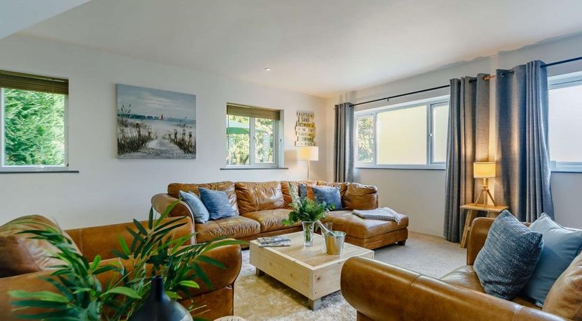 Photo of 3 Bed in Brea