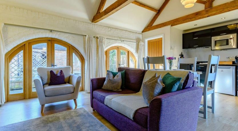 Photo of 1 Bed in Sheriffs Lench