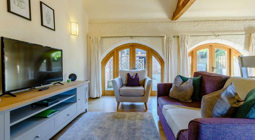 Photo of 1 Bed in Sheriffs Lench