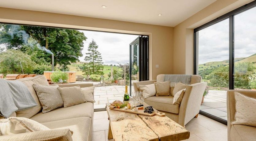 Photo of 4 Bed in Rhiwlas