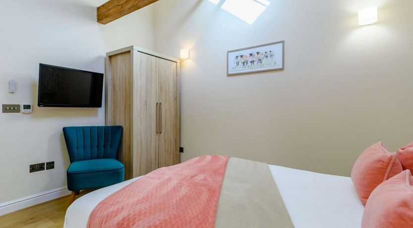 Photo of 2 Bed in Sheriffs Lench