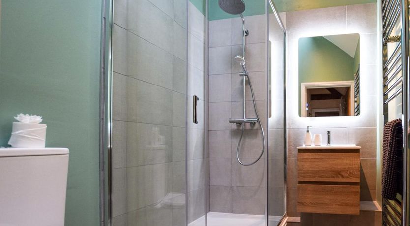 Photo of 2 Bed in Sheriffs Lench