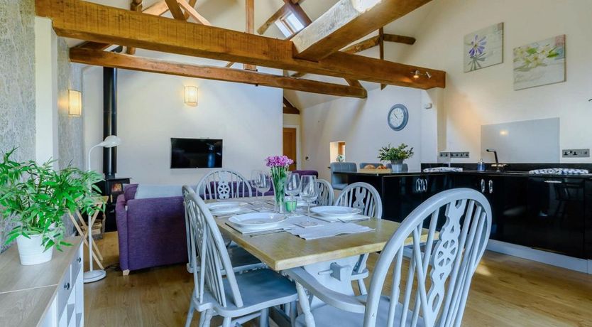 Photo of 2 Bed in Sheriffs Lench