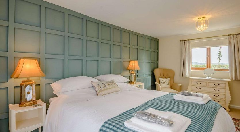 Photo of 2 Bed in Burmarsh