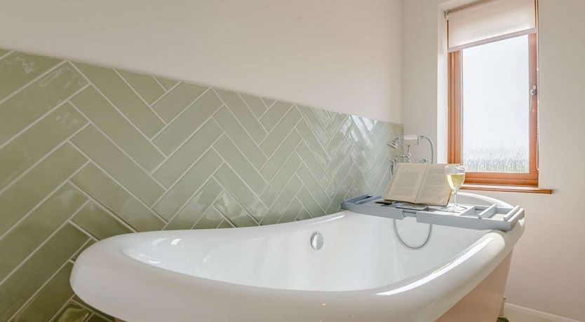 Photo of 2 Bed in Burmarsh