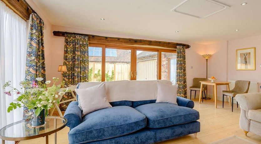 Photo of 2 Bed in Burmarsh