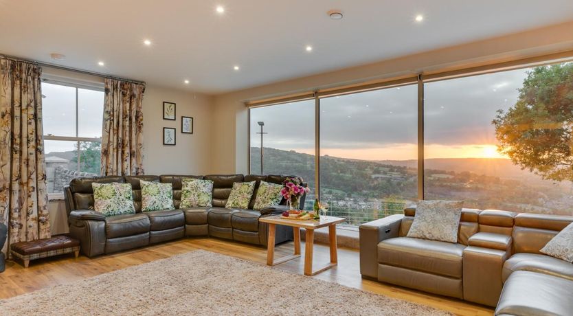 Photo of 7 Bed in Matlock