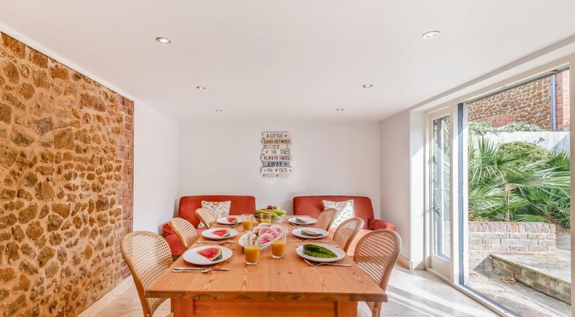 Photo of 8 Bed in Hunstanton