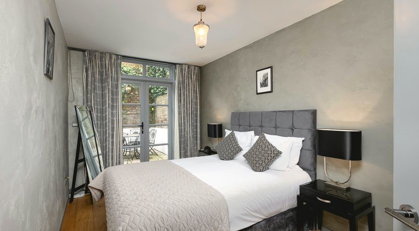 Photo of Ivy & Light