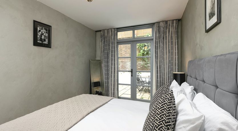 Photo of Ivy & Light