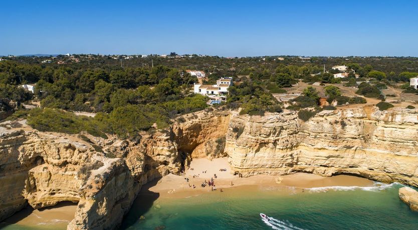 Photo of A Cliffside Quinta