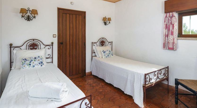 Photo of A Cliffside Quinta