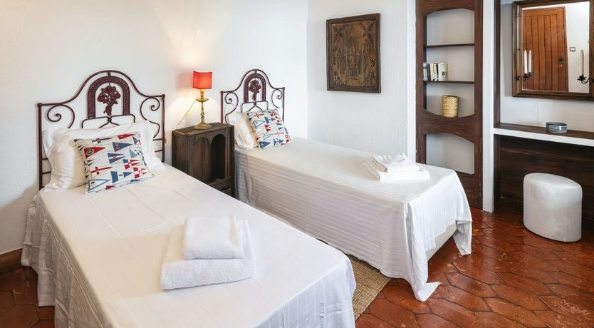 Photo of A Cliffside Quinta