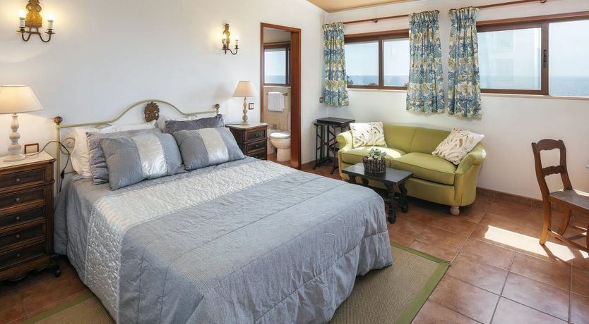 Photo of A Cliffside Quinta