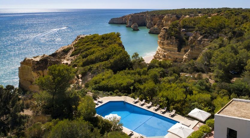 Photo of A Cliffside Quinta